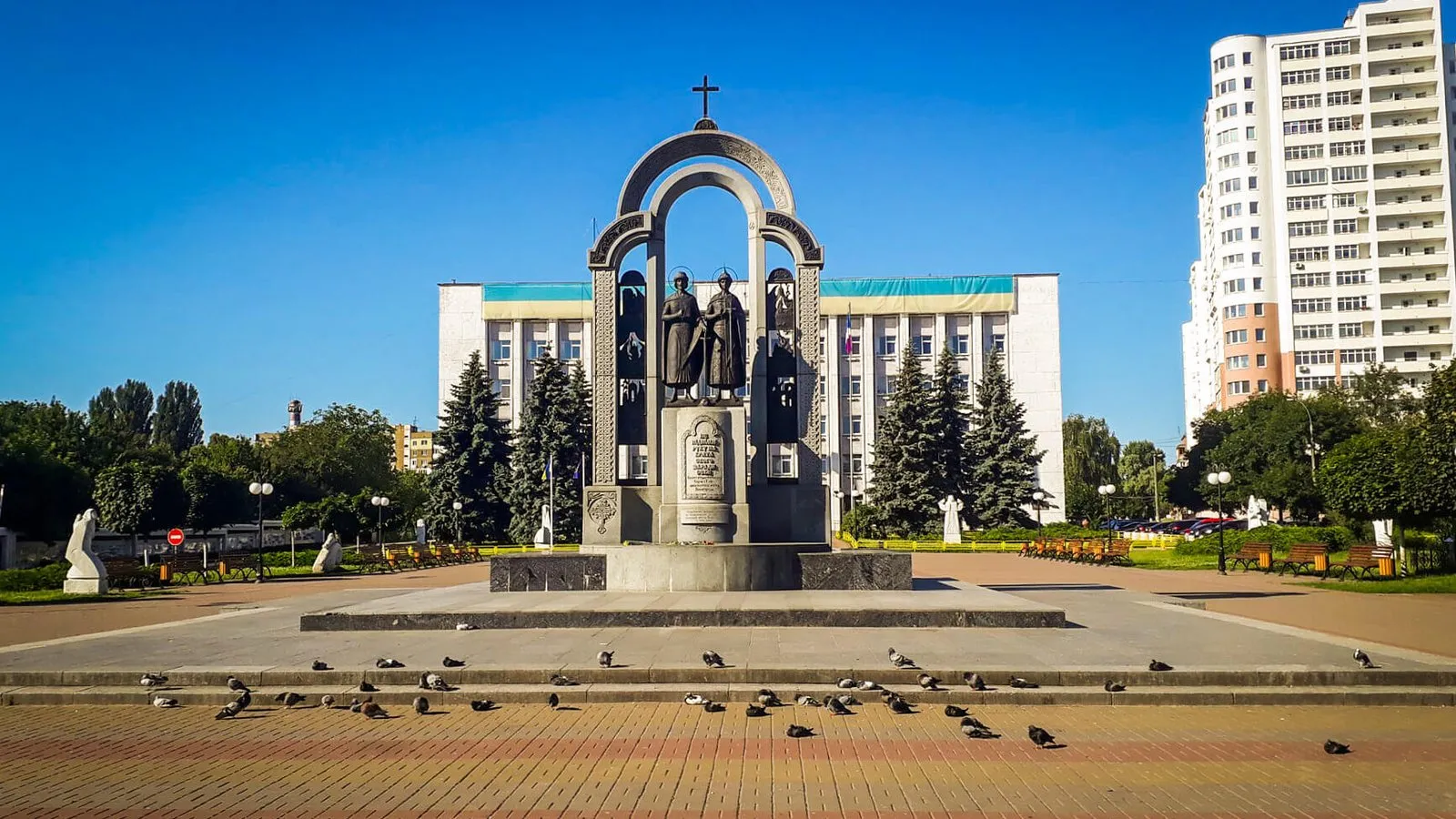 Памʼятник Борису і Глібу у Вишгороді — північні передмістя Києва